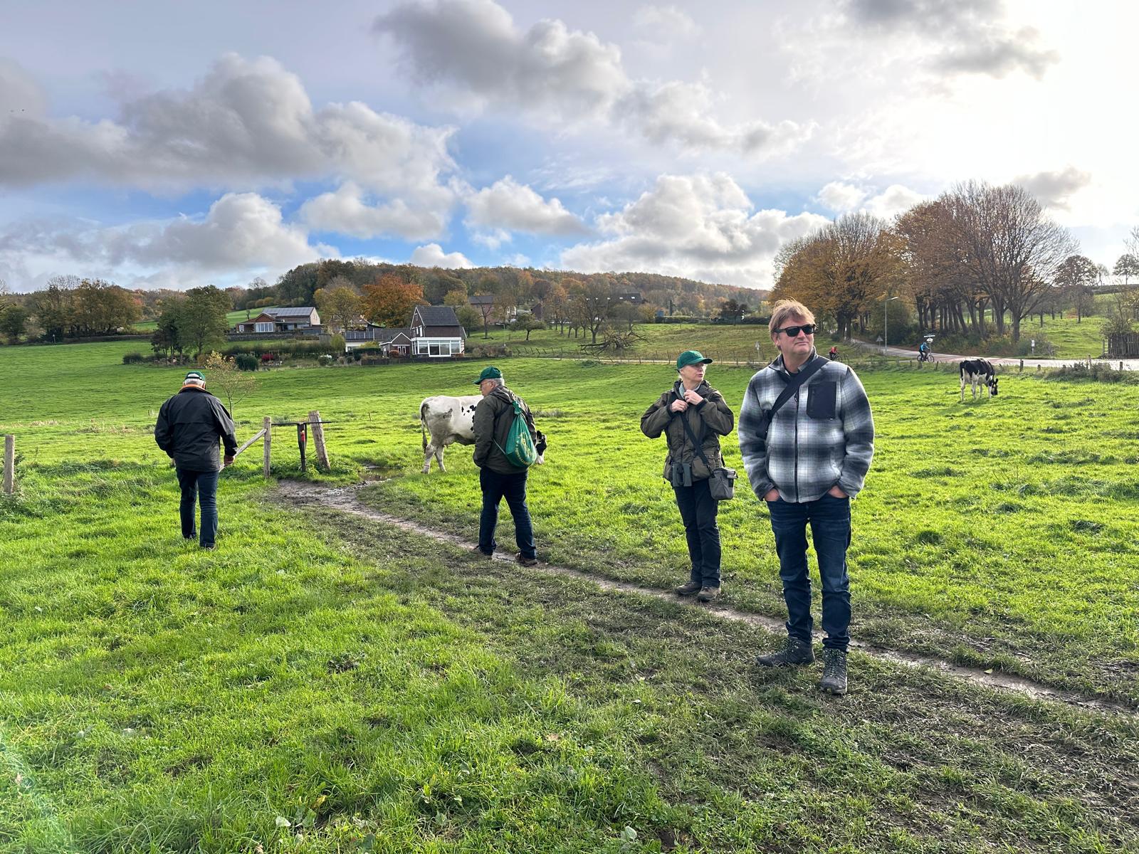 (Limburg). Foto van Nils Boting.
Genieten van het uitzicht tijdens een wandeling